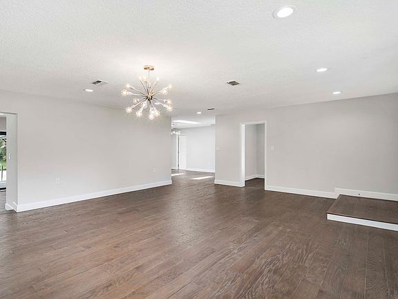 5th image of 5726 Padgett Cir