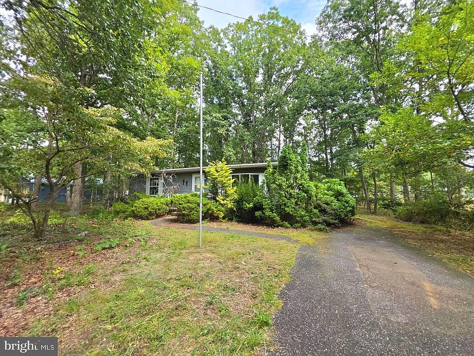1st image of 17 Sandy Ln
