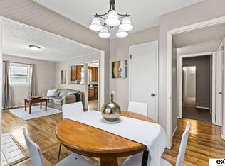 4464 S 61st St, Omaha, NE 68117