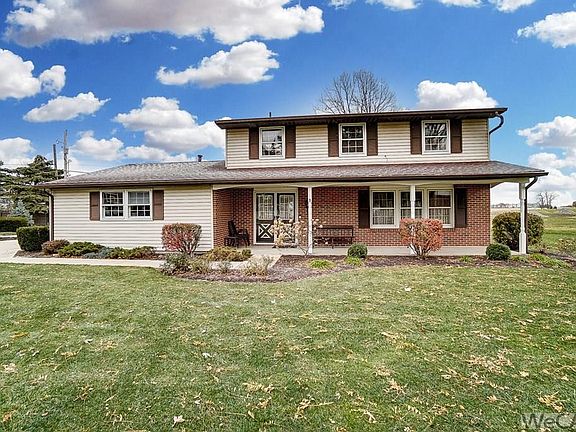 3rd image of 1096 Indian Hill Dr