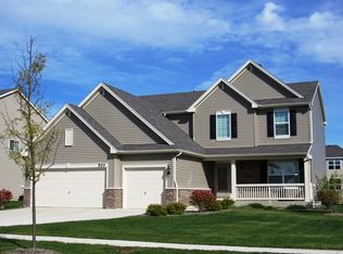 520 Northgate Ln, Shorewood, IL 60404