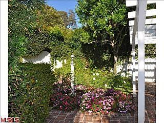 2nd image of 2205 N Benedict Canyon Dr