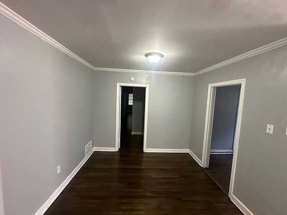 4th image of 44 N Holmes St