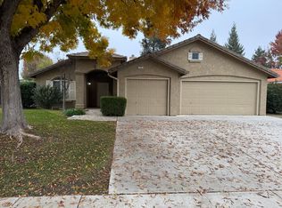 1281 Howard St, Kingsburg, CA 93631