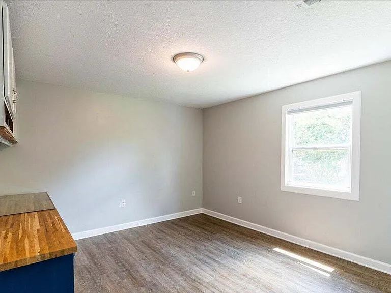 8 Stafford Cir — Photo 18