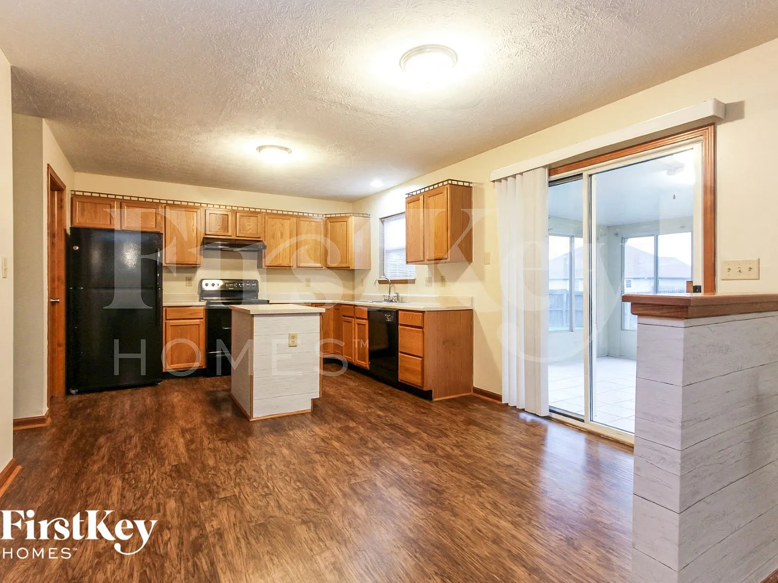 3 bed, 2.5 bath, 2048 sqft, $2,195 — Photo 4