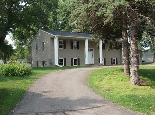 4000 Leslee Curv, Excelsior, MN 55331