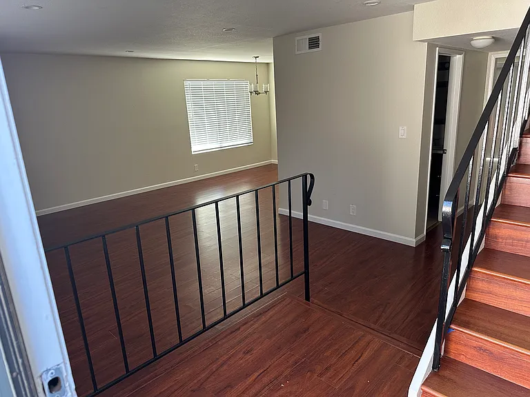811 Magellan Ln — Photo 4