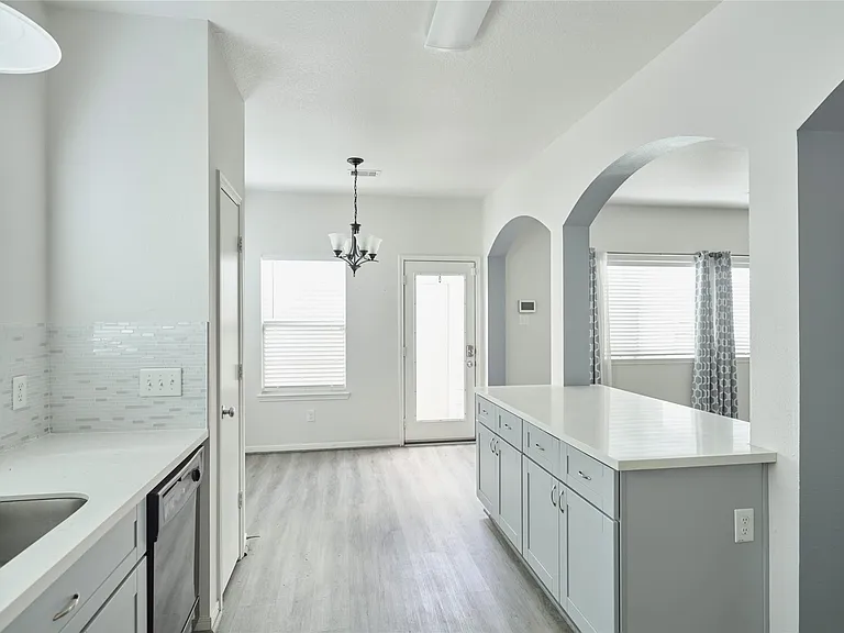 21718 Grassy Hill Ln — Photo 25