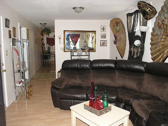 4th image of 1233 Park Ave