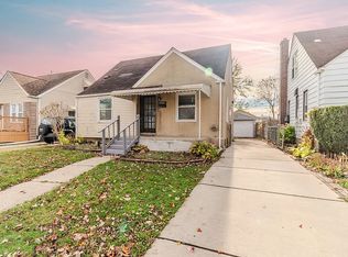 8126 Standard Ave, Center Line, MI 48015