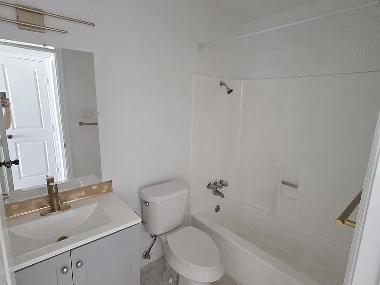 601 Harbour Ave #105 — Photo 6