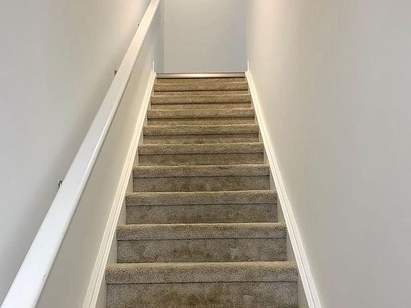 3rd image of 234 Edgevalley Rd #35