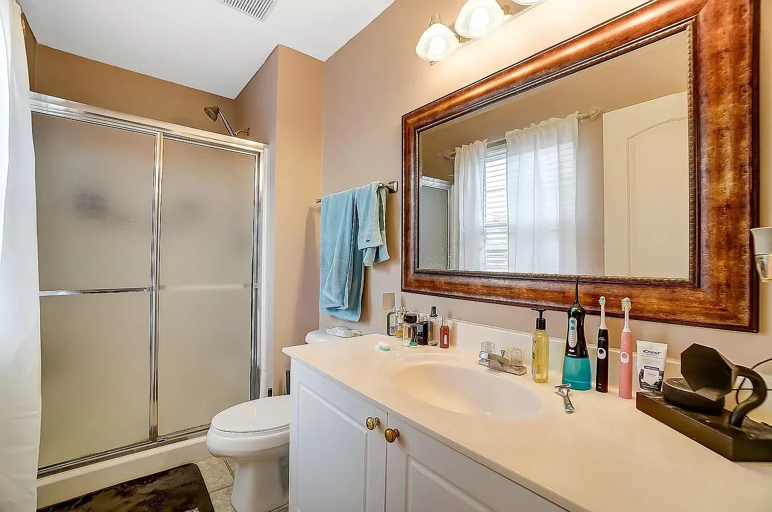 728 Spring Valley Dr — Photo 4
