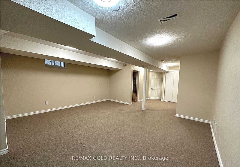 Oakville Townhouse for rent - 3 Bedrooms — photo 29
