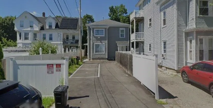 20 Holbrook Ave #1