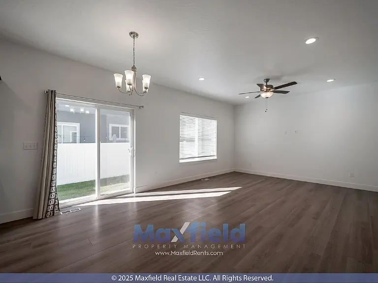 4718 Breezy Patch Rd — Photo 2