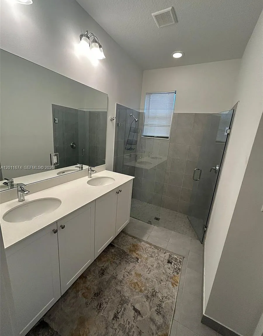 3 bed, 2.0 bath, $2,250 — Photo 4