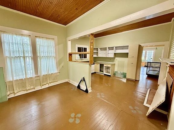 5th image of 337 College St