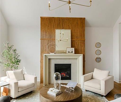 7th image of this home