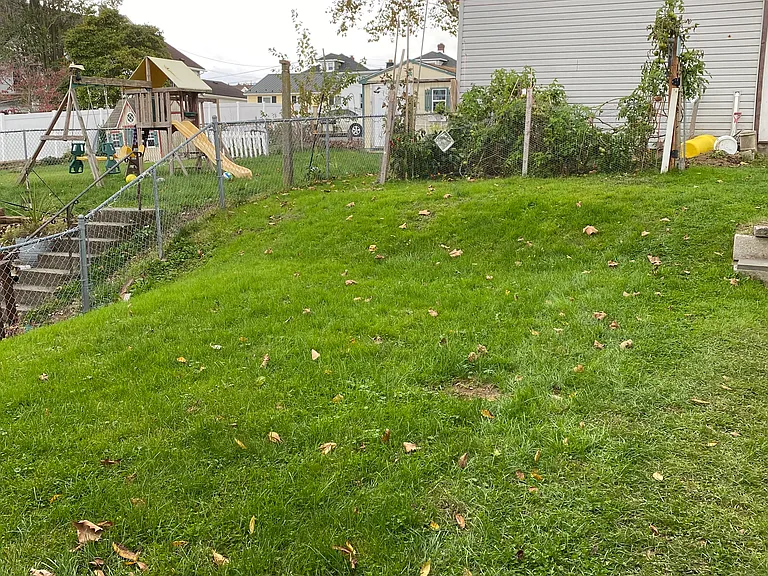215 N Main St — Photo 2
