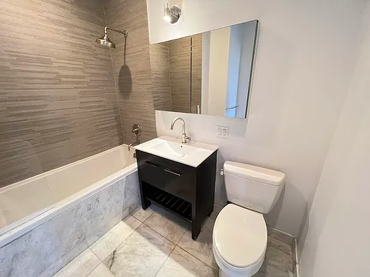 Rented by Tapiro Realty | media 25