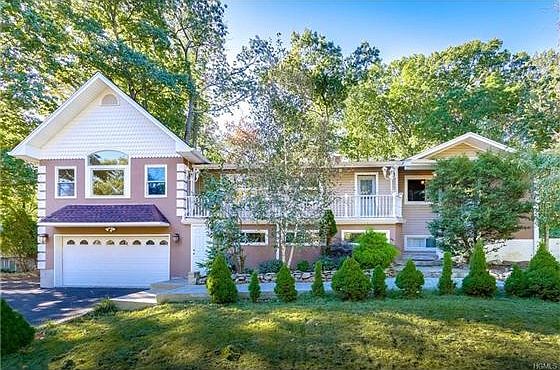 1st image of 16 Hidden Glen Ln