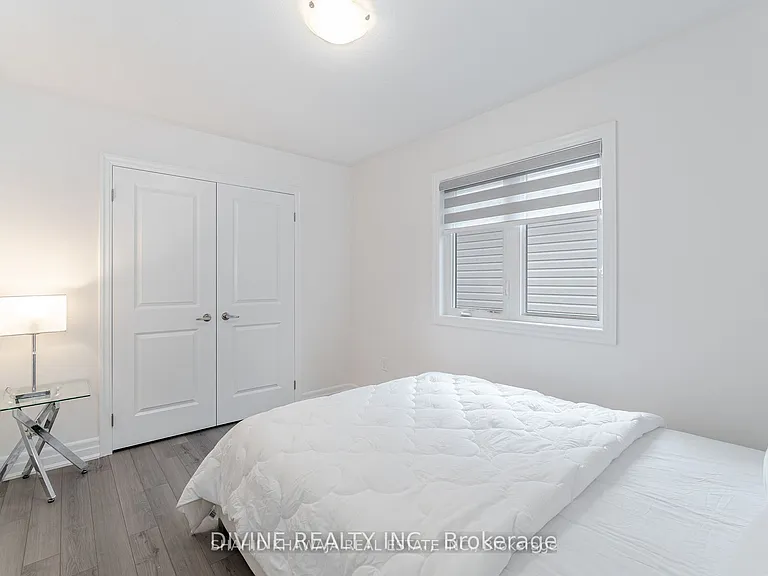 9241 White Oak Ave — Photo 32