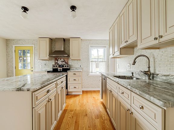 5th image of 12 Butler St