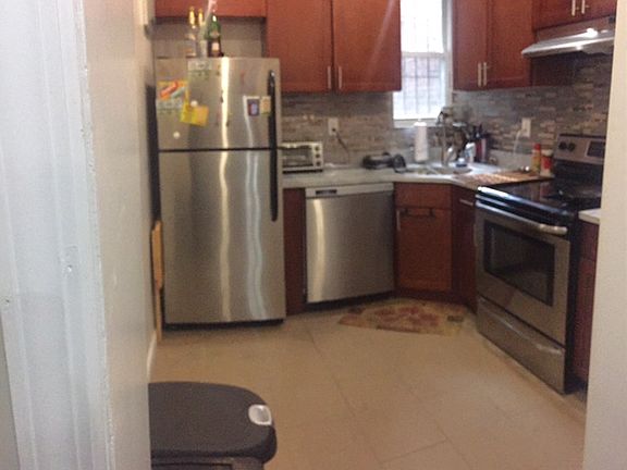 5th image of 3032 Steinway St APT 2