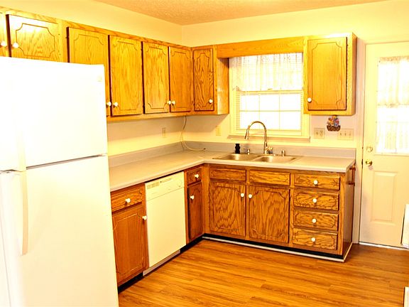 4th image of 25 Pleasant Place Way