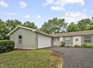 213 Lexington Dr, Bolingbrook, IL 60440