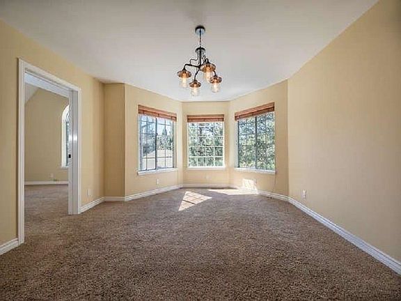 4th image of 1120 Sandalwood Ct