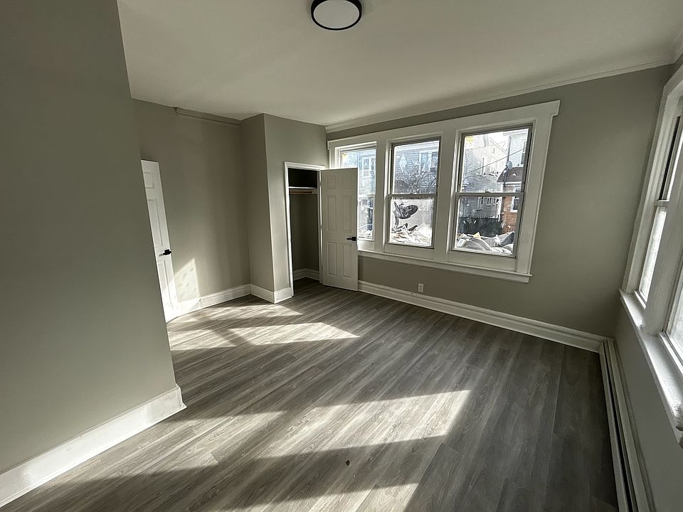 2nd image of 209 Columbia Ave Floor 1