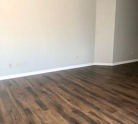 3rd image of 803 Autumn Cir APT D