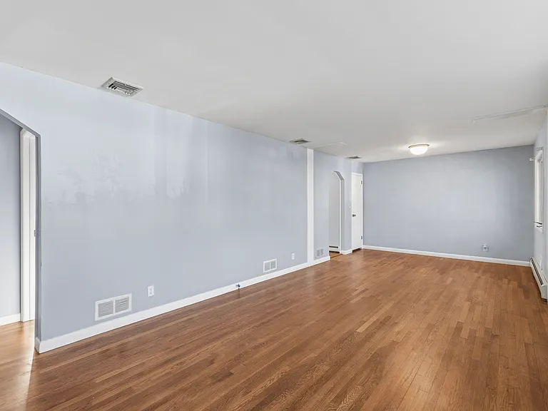 772 Arbor Rd — Photo 5