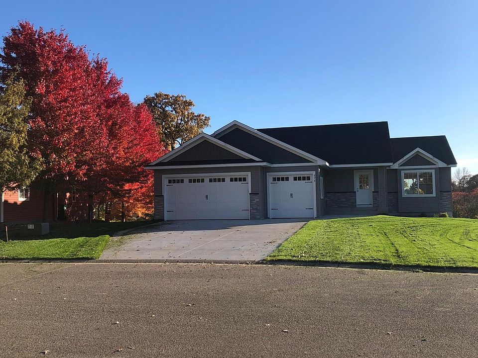 1st image of 876 Poplar Dr SE
