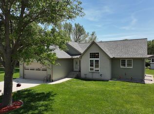 1617 Kozy Dr, Columbus, NE 68601