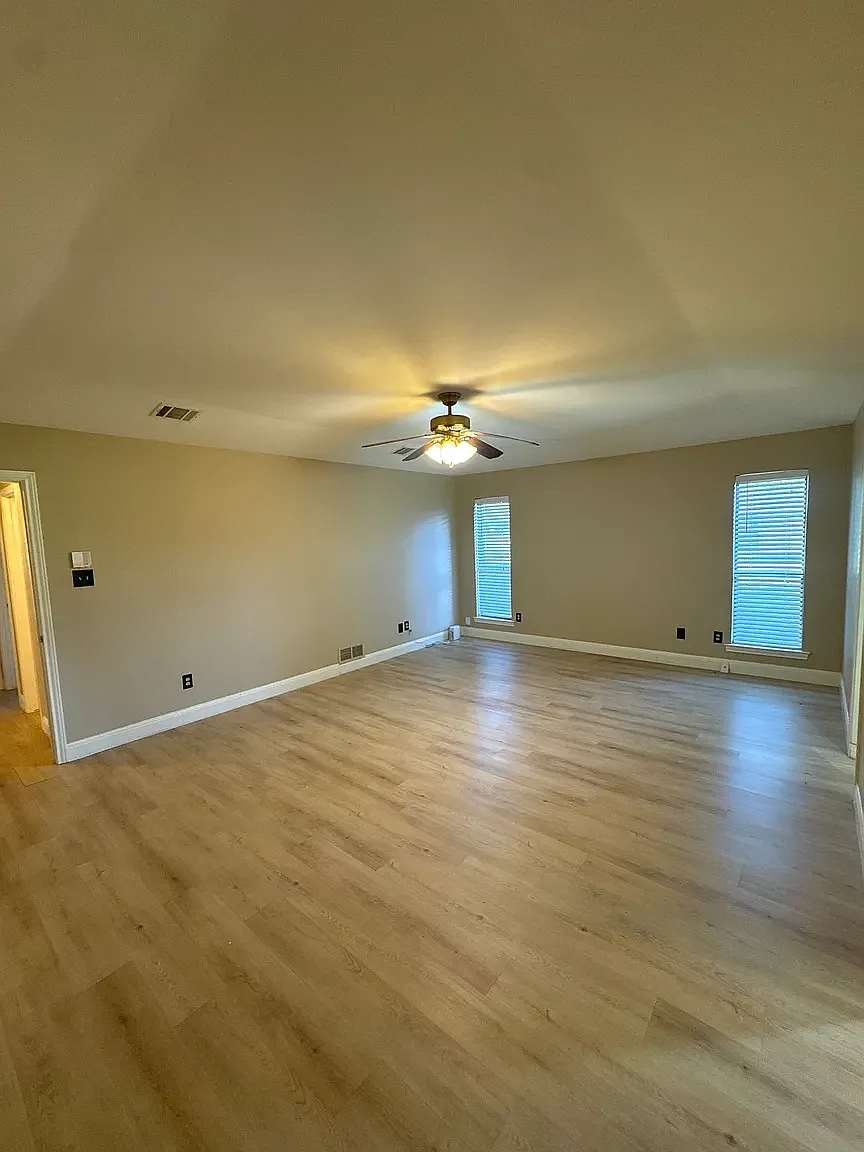 3 bed, 2111 sqft, $3,250 — Photo 4