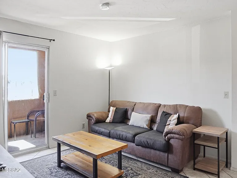 1810 E Blacklidge Dr #416 — Photo 13