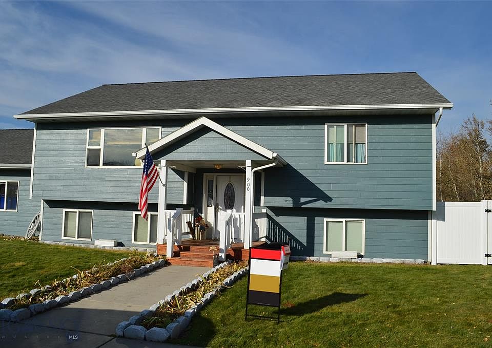 1st image of 900 Dimaggio Dr