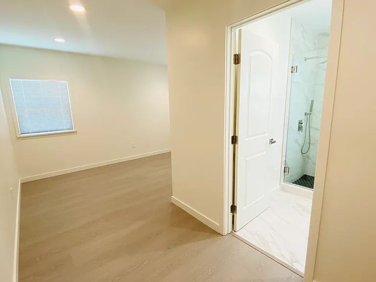 329 N Bushnell Ave — Photo 9