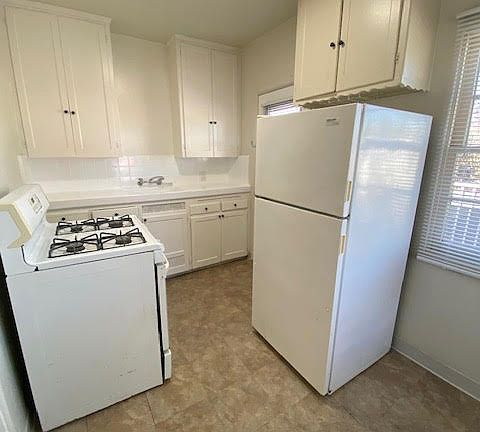 3rd image of 4294 Poplar St #4294