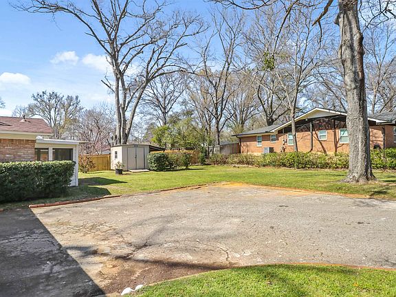 4th image of 1120 Hudnall Dr
