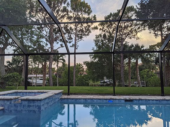 4th image of 3924 Hidden Acres Cir S