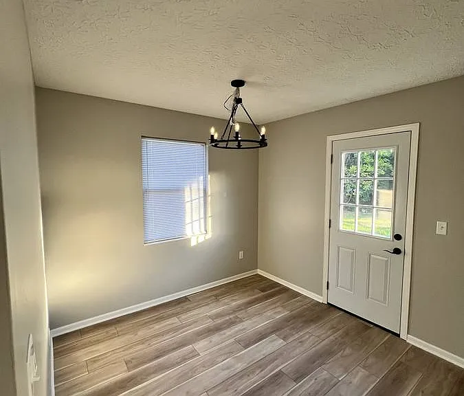 3909 Heatherglen Dr — Photo 7