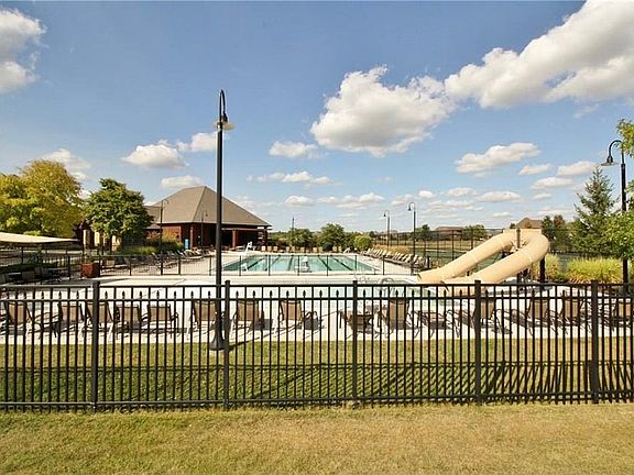 5th image of 11641 Laurel Springs Cir