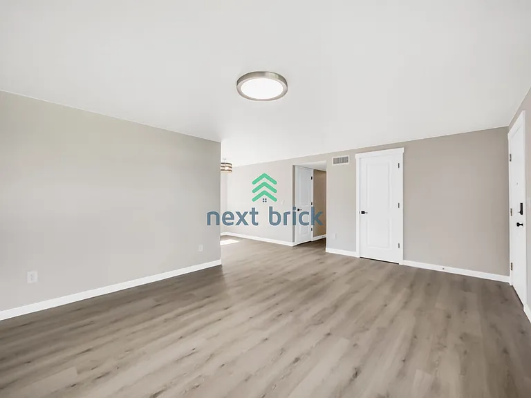 12735 SE 171st Pl — Photo 8