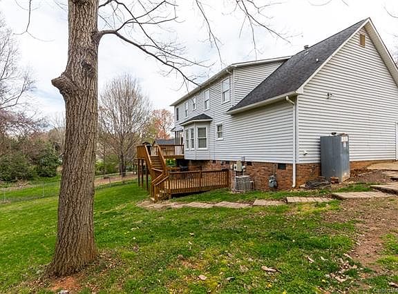 2nd image of 806 Raleigh Ct