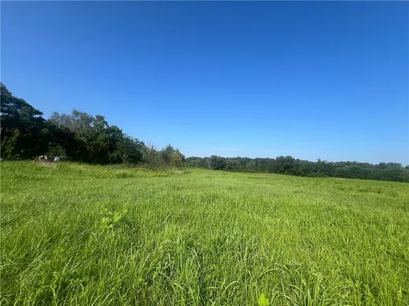 5061 N 370th St, Casey, IL 62420